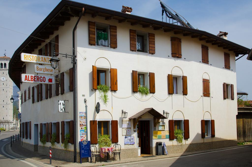 Albergo Ristorante Borghese Montereale Valcellina Exterior photo